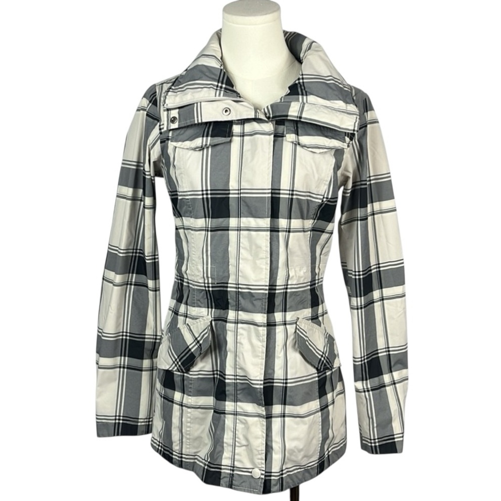 The‎ North Face Plaid Hooded Jacket.